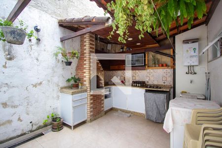 Casa à venda com 70m², 2 quartos e 1 vaga Casa à venda com 70m², 2 quartos e 1 vagaQuintal