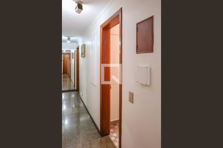 Corredor de apartamento à venda com 3 quartos, 178m² em Perdizes, São Paulo