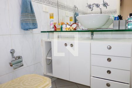 Apartamento à venda com 156m², 3 quartos e 2 vagas Apartamento à venda com 156m², 3 quartos e 2 vagasBanheiro da Suíte 1