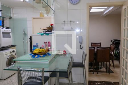 Apartamento à venda com 156m², 3 quartos e 2 vagas Apartamento à venda com 156m², 3 quartos e 2 vagasCozinha