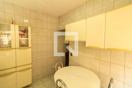 Casa à venda com 175m², 3 quartos e 2 vagas Casa à venda com 175m², 3 quartos e 2 vagasCopa