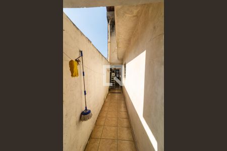 Casa à venda com 175m², 3 quartos e 2 vagas Casa à venda com 175m², 3 quartos e 2 vagasCorredor