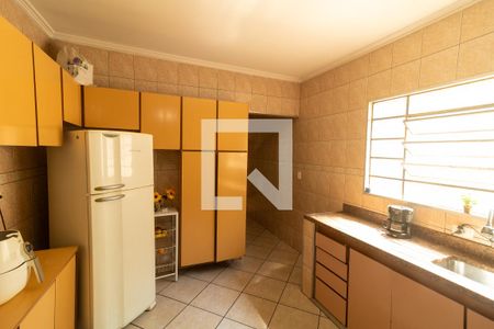 Casa à venda com 175m², 3 quartos e 2 vagas Casa à venda com 175m², 3 quartos e 2 vagasCozinha