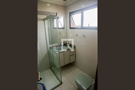 Apartamento à venda com 196m², 3 quartos e 2 vagas Apartamento à venda com 196m², 3 quartos e 2 vagasBanheiro Suíte 2