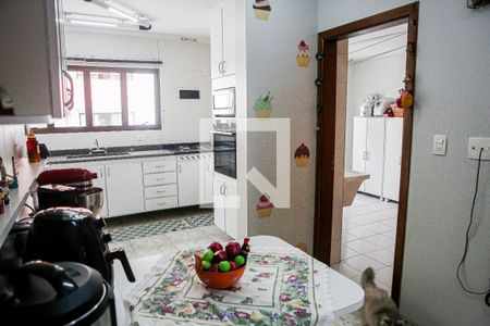Apartamento à venda com 196m², 3 quartos e 2 vagas Apartamento à venda com 196m², 3 quartos e 2 vagasCozinha