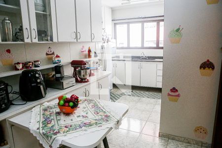 Apartamento à venda com 196m², 3 quartos e 2 vagas Apartamento à venda com 196m², 3 quartos e 2 vagasCozinha