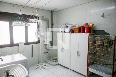 Apartamento à venda com 196m², 3 quartos e 2 vagas Apartamento à venda com 196m², 3 quartos e 2 vagasÁrea de Serviço