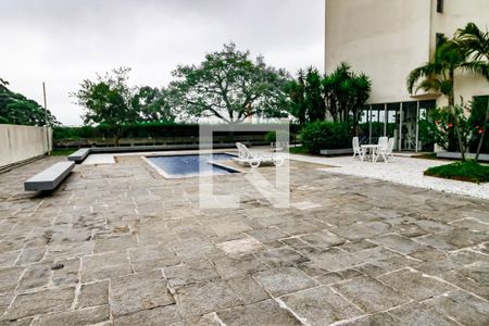 Apartamento à venda com 211m², 4 quartos e 3 vagas Apartamento à venda com 211m², 4 quartos e 3 vagasÁrea comum - Piscina