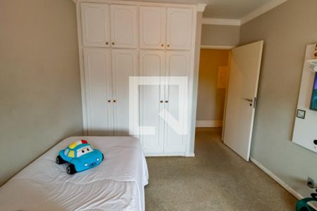 Apartamento à venda com 211m², 4 quartos e 3 vagas Apartamento à venda com 211m², 4 quartos e 3 vagasQuarto 2 - Armários