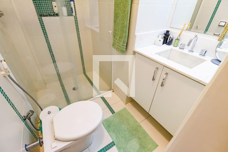 Apartamento à venda com 211m², 4 quartos e 3 vagas Apartamento à venda com 211m², 4 quartos e 3 vagasBanheiro da Suíte 1