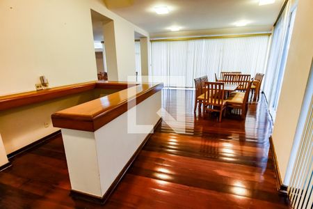 Apartamento à venda com 211m², 4 quartos e 3 vagas Apartamento à venda com 211m², 4 quartos e 3 vagasÁrea comum - Salão de festas