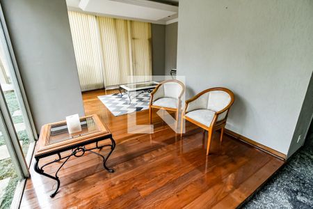 Apartamento à venda com 211m², 4 quartos e 3 vagas Apartamento à venda com 211m², 4 quartos e 3 vagasHall de entrada