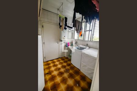 Apartamento à venda com 211m², 4 quartos e 3 vagas Apartamento à venda com 211m², 4 quartos e 3 vagasÁrea de Serviço