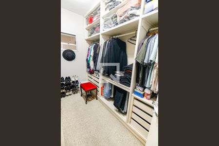 Apartamento à venda com 211m², 4 quartos e 3 vagas Apartamento à venda com 211m², 4 quartos e 3 vagasCloset da suíte 2