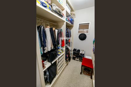 Apartamento à venda com 211m², 4 quartos e 3 vagas Apartamento à venda com 211m², 4 quartos e 3 vagasCloset da suíte 2