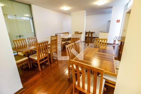 Apartamento à venda com 211m², 4 quartos e 3 vagas Apartamento à venda com 211m², 4 quartos e 3 vagasÁrea comum - Salão de festas
