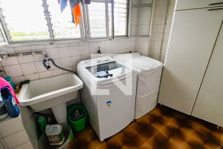 Apartamento à venda com 211m², 4 quartos e 3 vagas Apartamento à venda com 211m², 4 quartos e 3 vagasÁrea de Serviço