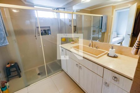 Apartamento à venda com 211m², 4 quartos e 3 vagas Apartamento à venda com 211m², 4 quartos e 3 vagasBanheiro da Suíte 2