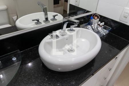 Banheiro da suíte de apartamento à venda com 3 quartos, 81m² em Ponte Preta, Campinas