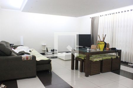 Sala de casa à venda com 5 quartos, 400m² em Vila Galvão, Guarulhos