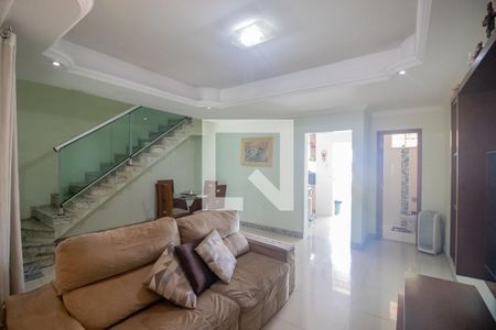 Sala de casa à venda com 3 quartos, 174m² em Lúcio de Abreu, Contagem