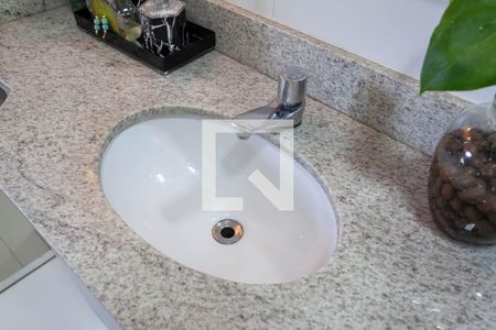 Apartamento à venda com 70m², 3 quartos e 1 vaga Apartamento à venda com 70m², 3 quartos e 1 vagaBanheiro