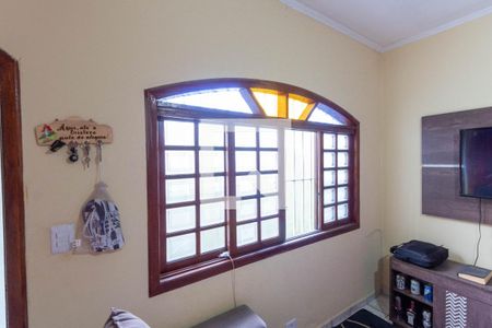 Sala de casa à venda com 3 quartos, 94m² em Vila Nhocuné, São Paulo