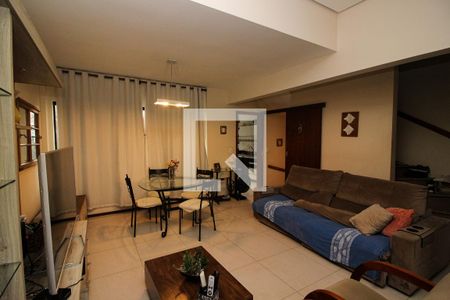 Sala de casa de condomínio à venda com 4 quartos, 195m² em Camaquã, Porto Alegre