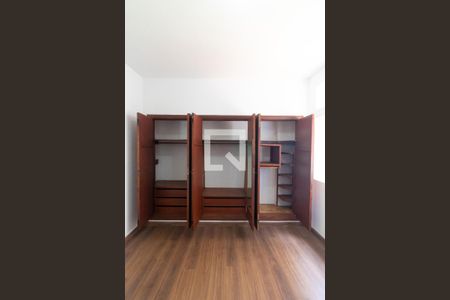 Quarto 01 - Armário de apartamento à venda com 2 quartos, 85m² em Centro, Campinas