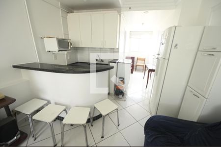 Sala/Cozinha  de apartamento para alugar com 1 quarto, 34m² em Setor Central, Goiânia