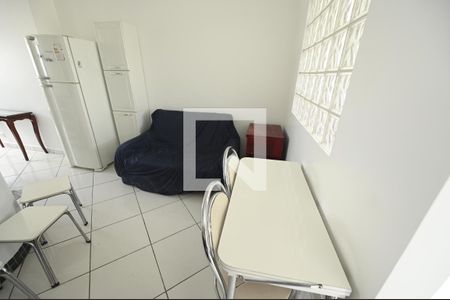 Sala/Cozinha  de apartamento para alugar com 1 quarto, 34m² em Setor Central, Goiânia