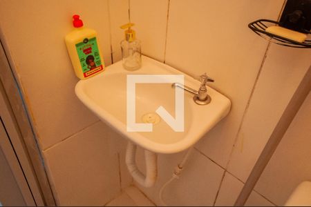 Banheiro de kitnet/studio para alugar com 1 quarto, 60m² em Pinheiros, São Paulo