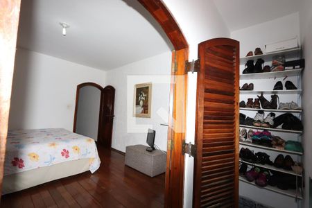 Suíte de casa à venda com 3 quartos, 290m² em Jardim Dona Sinhá, São Paulo