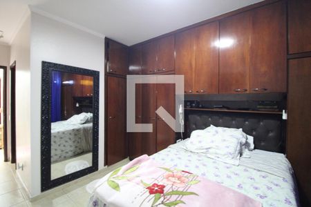 Suíte de casa à venda com 3 quartos, 250m² em Vila Romano, São Paulo
