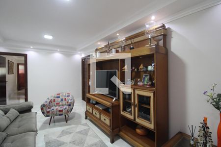 Sala de casa à venda com 3 quartos, 250m² em Vila Romano, São Paulo
