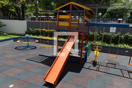 Apartamento à venda com 65m², 2 quartos e 1 vaga Apartamento à venda com 65m², 2 quartos e 1 vagaÁrea comum - Playground