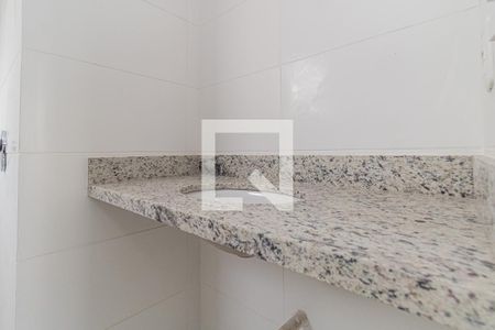 Banheiro da Suíte de apartamento à venda com 1 quarto, 53m² em São João, Porto Alegre