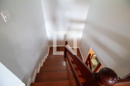 Escada de casa para alugar com 4 quartos, 216m² em Brooklin Paulista, São Paulo