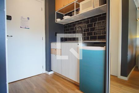 Cozinha  de apartamento à venda com 1 quarto, 20m² em Santa Cecília, Porto Alegre