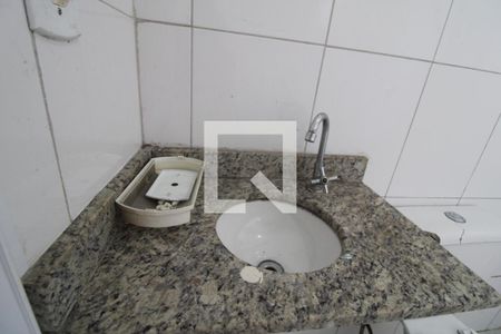 Pia banheiro da suíte 1 de casa de condomínio à venda com 2 quartos, 53m² em Cupecê, São Paulo