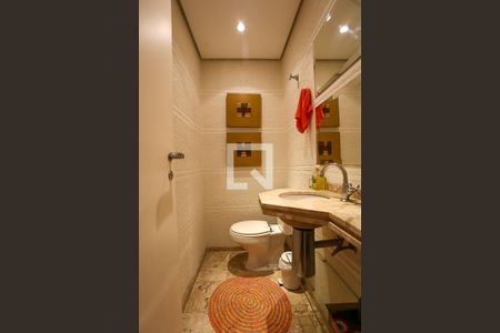 Banheiro de apartamento à venda com 3 quartos, 130m² em Vila Suzana, São Paulo