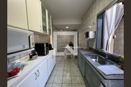Cozinha de casa de condomínio à venda com 2 quartos, 64m² em Alvorada, Contagem