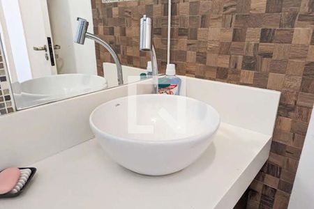 Apartamento à venda com 65m², 2 quartos e 1 vaga Apartamento à venda com 65m², 2 quartos e 1 vagaBanheiro