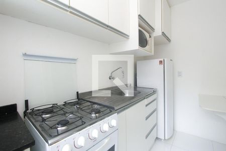 Cozinha de apartamento à venda com 1 quarto, 32m² em Santa Cecília, Porto Alegre