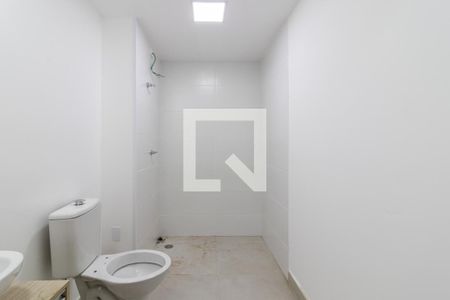 Banheiro de kitnet/studio para alugar com 1 quarto, 31m² em Moema, São Paulo