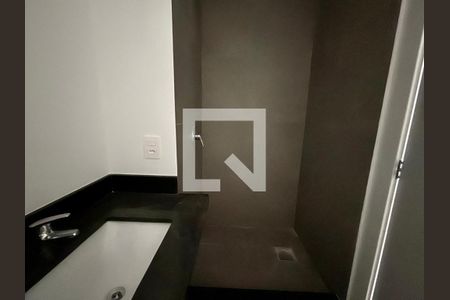 Banheiro de kitnet/studio para alugar com 1 quarto, 38m² em Marechal Rondon, Canoas