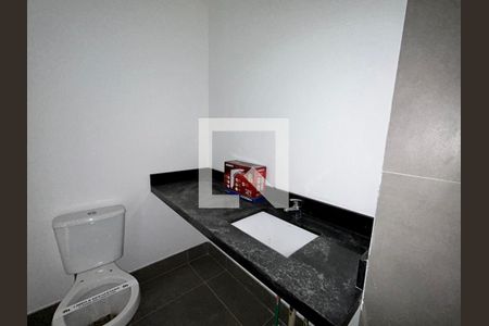 Banheiro de kitnet/studio à venda com 1 quarto, 38m² em Marechal Rondon, Canoas