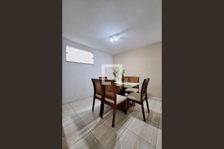 Sala de casa de condomínio à venda com 3 quartos, 106m² em Várzea das Moças, Niterói
