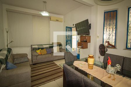 Sala de casa à venda com 4 quartos, 240m² em Grajau, Rio de Janeiro