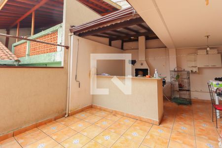 Casa à venda com 190m², 4 quartos e 2 vagas Casa à venda com 190m², 4 quartos e 2 vagasQuintal